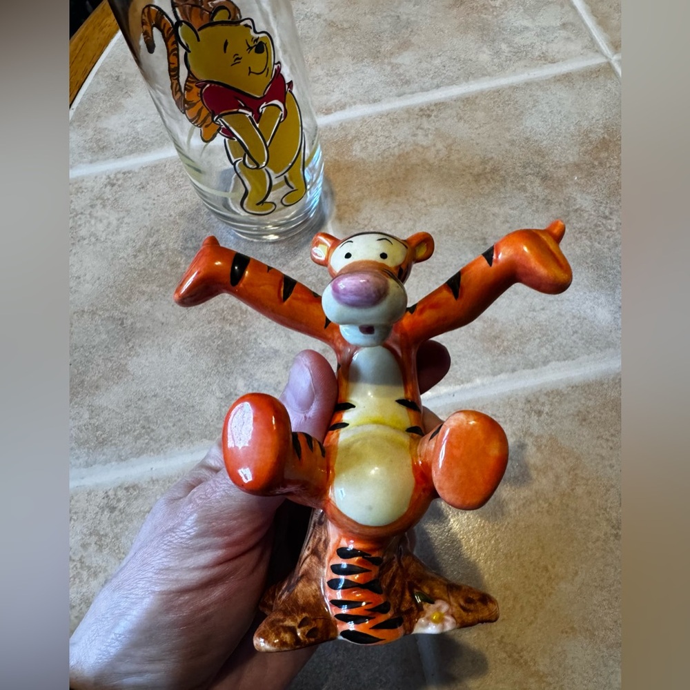 Disney Bundle🍯 - Picture 10 of 11